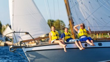 Image of 4 Tampa Bay Boating Tips that will Keep Your Family Safe and Happy