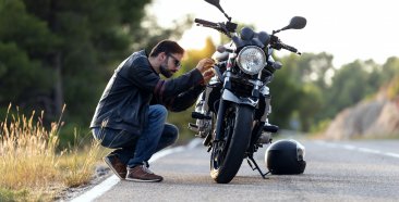 Image of a Motorcycle vs. Scooter: What’s the Right Two-Wheeled Vehicle for You?