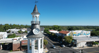 Torre del Reloj "Cone and Kimball" en Red Bluff, California.