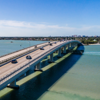 Judge S.S. Jolley Bridge en Marco Island, Florida – Marco Island, seguro de auto barato en Florida.