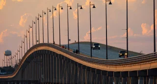 Puente Barron Collier y puente Gilchrist en Florida que conecta Punta Gorda y Port Charlotte sobre el río Peace - Seguro de auto barato en Punta Gorda, Florida