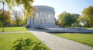 Vista del monumento a Warren G. Harding en Marion, Ohio - Marion, seguro de auto barato en Ohio.
