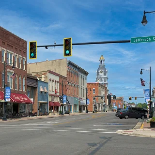 Calle principal en Jefferson Street en el centro de Van Wert, Ohio - Van Wert, seguro de auto barato en Ohio.