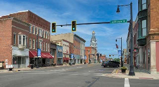 Calle principal en Jefferson Street en el centro de Van Wert, Ohio - Van Wert, seguro de auto barato en Ohio.