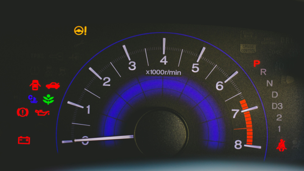 graphic of dashboard warning lights