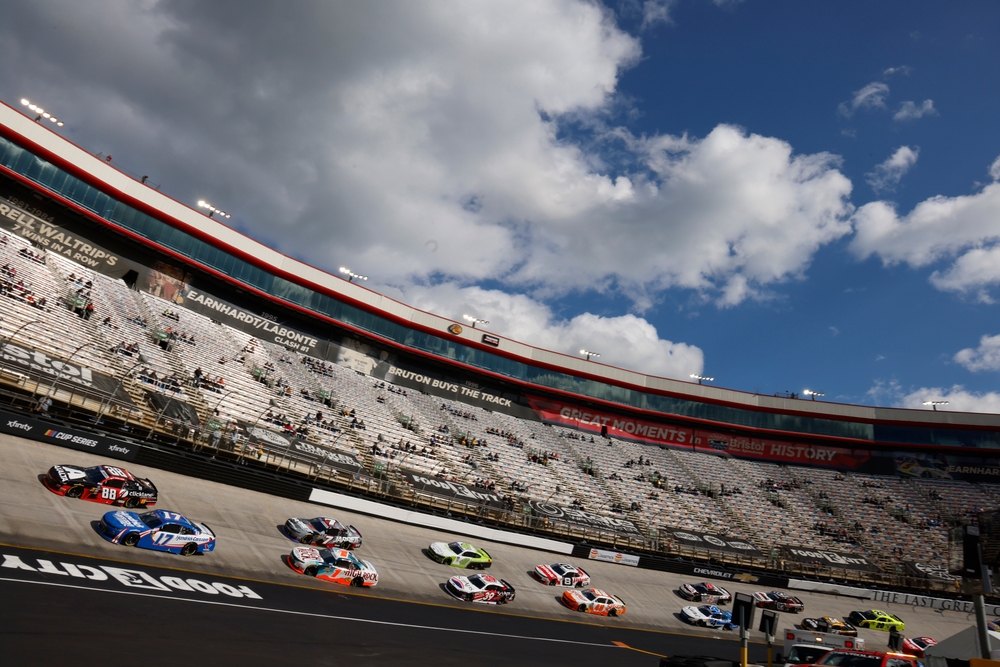 Image of Why Night Racing at Bristol Is Unlike Anything Else in NASCAR 