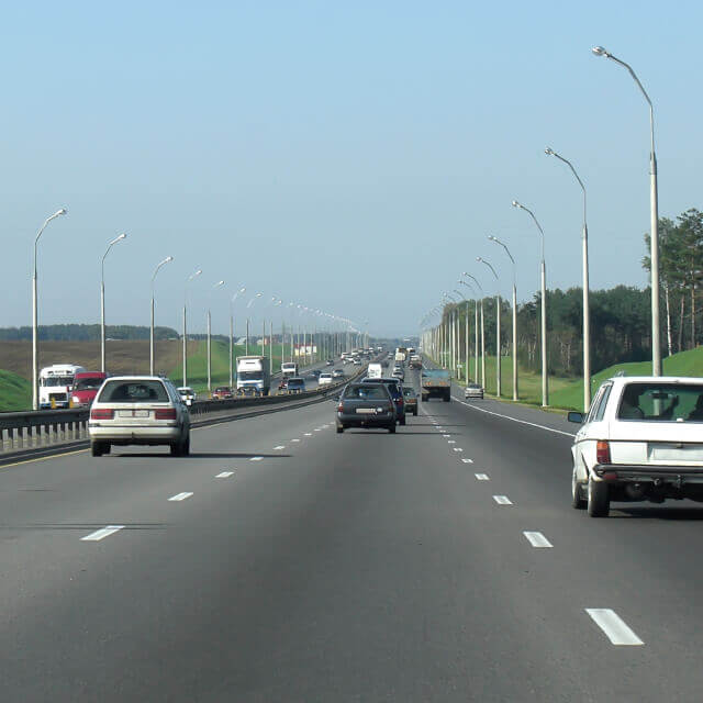 Picture of a busy highway in Houston, Texas.