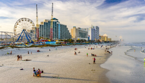 Beach and Ferris wheel at Daytona Beach