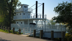Steamboat Park along the Missouri River features trails and a replica Steamboat.