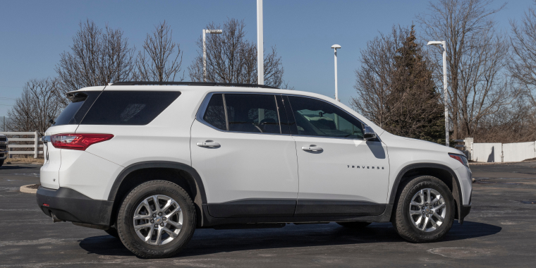 2022 White Chevy Traverse