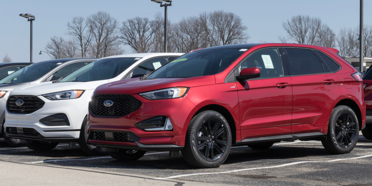 2023 Ford Edge display