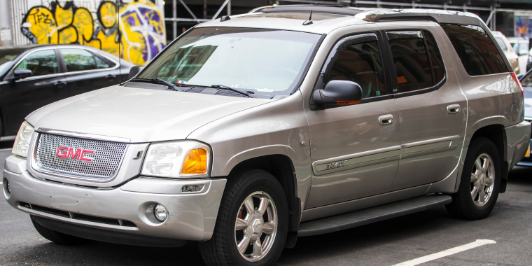 New York USA 2023-04-20 2006 GMC Envoy XL SLE – cheap car insurance