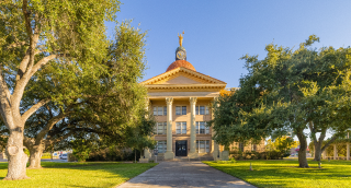 The Bee County Courthouse in Beeville, cheap car insurance in Texas.