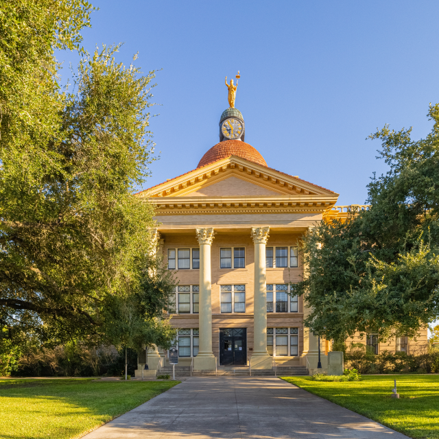 The Bee County Courthouse in Beeville, cheap car insurance in Texas.