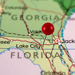 Map with red pin point of Lake City in USA, Florida – cheap car insurance in Lake City, Florida