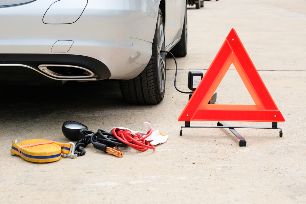7 Things You Need in Your Car’s Winter Emergency Kit
